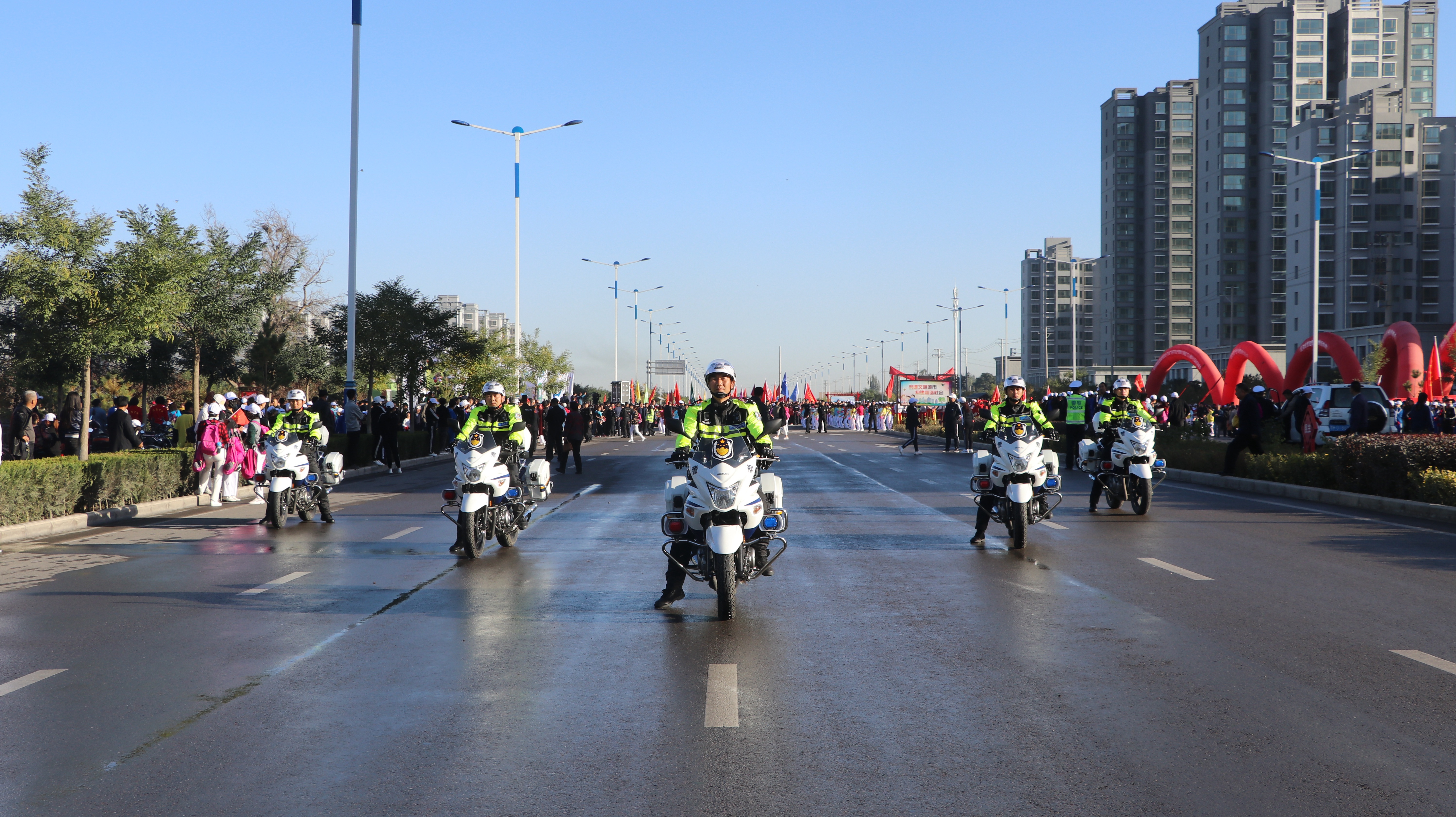 自在武威 绿色出行——武威市举行“迎国庆”万人健步行活动